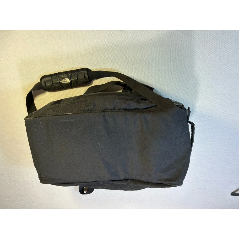 The North Face Base Camp Duffle Bag‎ Medium Black Water Resistant Travel Bag